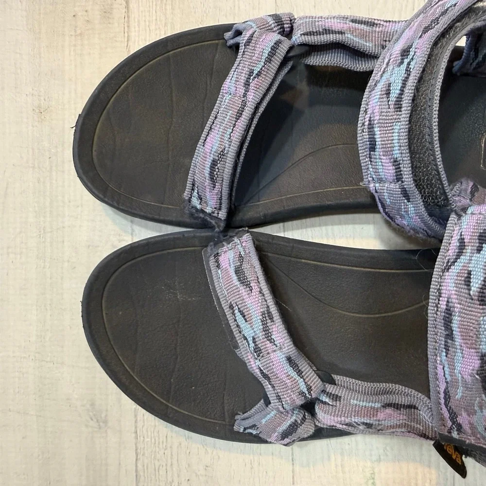 Teva Hurricane Xlt2 women's solar eclipse print size 4